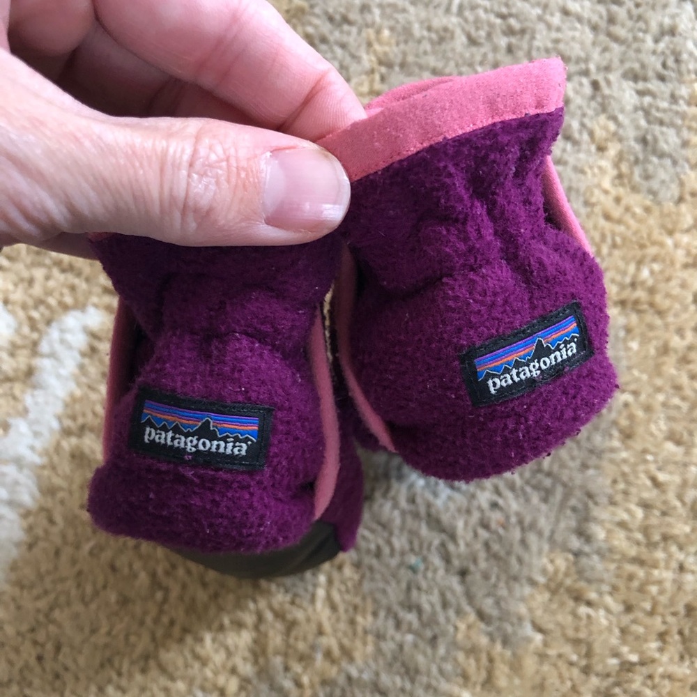 Patagonia Baby Fleece Booties Slippers Purple 0-3 Months